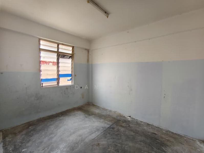Rumah Flat untuk Dijual di Flat Taman Pelangi Indah - Daniel Yong - Interior - PropertyGuru.com.my