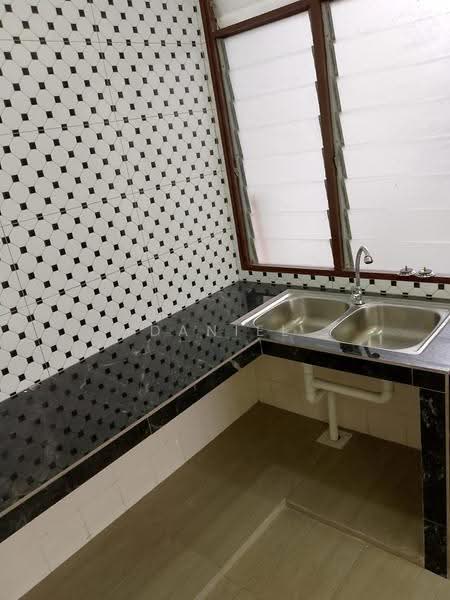 Rumah Flat untuk Dijual di Taman Megah - Daniel Yong - Kitchen - PropertyGuru.com.my