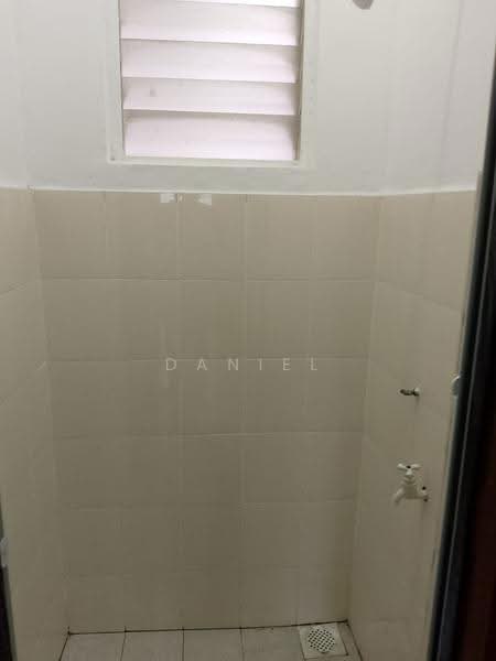 Rumah Flat untuk Dijual di Taman Megah - Daniel Yong - Bathroom - PropertyGuru.com.my
