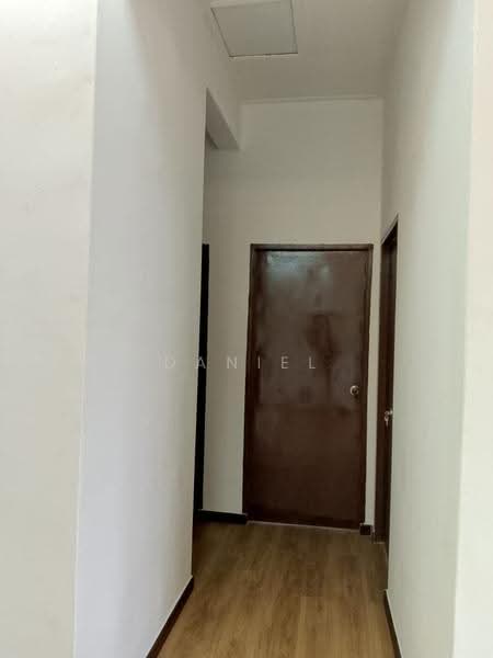Rumah Flat untuk Dijual di Taman Megah - Daniel Yong - Corridor - PropertyGuru.com.my