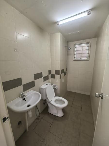 Apartment for Rent at Pangsapuri Seri Mutiara - Shue Tan - Bathroom - PropertyGuru.com.my
