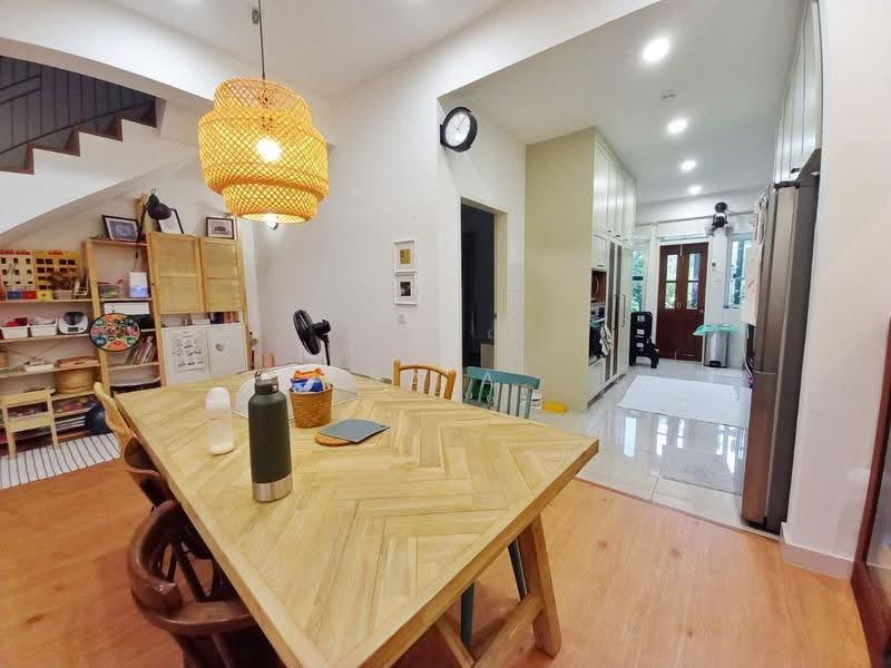 2-storey Terraced House for Sale in Bandar Rimbayu (Telok Panglima Garang) - Sa'a Nordin - Dining Room - PropertyGuru.com.my