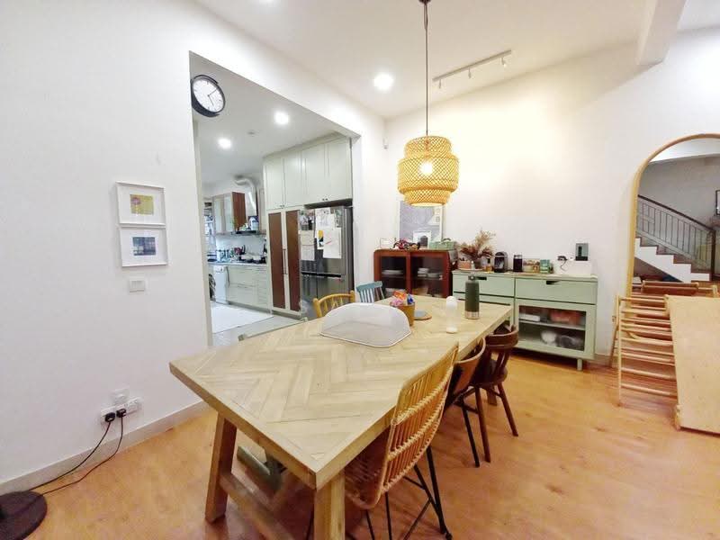 2-storey Terraced House for Sale in Bandar Rimbayu (Telok Panglima Garang) - Sa'a Nordin - Kitchen - PropertyGuru.com.my