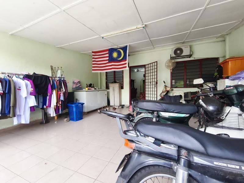 Rumah Teres 1-Tingkat untuk Dijual di Shah Alam (Selangor) - Daniel Yong - Exterior - PropertyGuru.com.my
