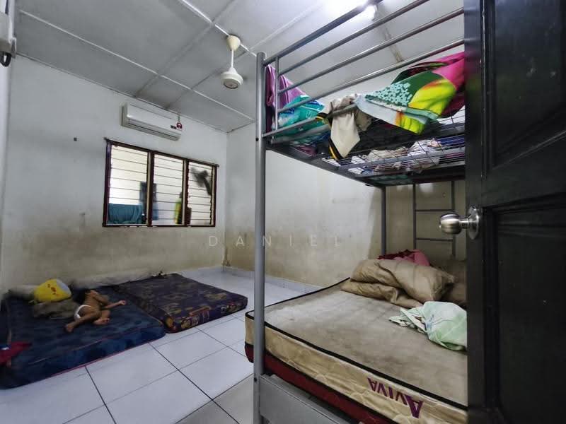 Rumah Teres 1-Tingkat untuk Dijual di Shah Alam (Selangor) - Daniel Yong - Bedroom - PropertyGuru.com.my