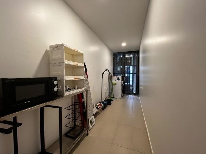 Kondominium untuk Disewa di Shorefront Residences - Welson Teh - Corridor - PropertyGuru.com.my