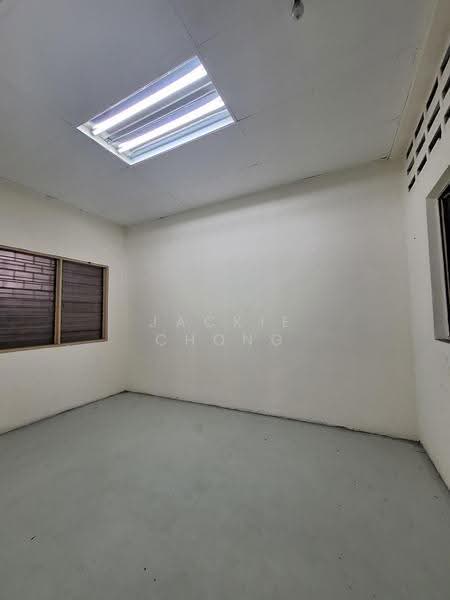 Shop / Office for Sale in Taman Lian Hoe (Kuchai Lama) - Jackie Chong - Interior - PropertyGuru.com.my