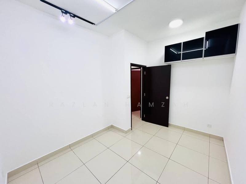 Kondominium untuk Dijual di Oasis 2 Residence - Razlan Hamzah - Interior - PropertyGuru.com.my