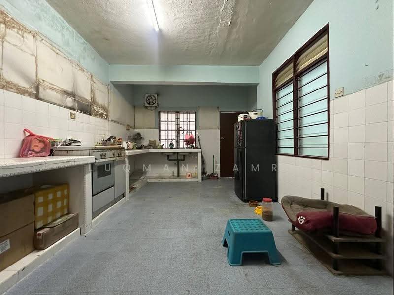 Rumah Teres 2-Tingkat untuk Dijual di Taman TTDI Jaya (Shah Alam) - Luqman Zamri - Kitchen - PropertyGuru.com.my