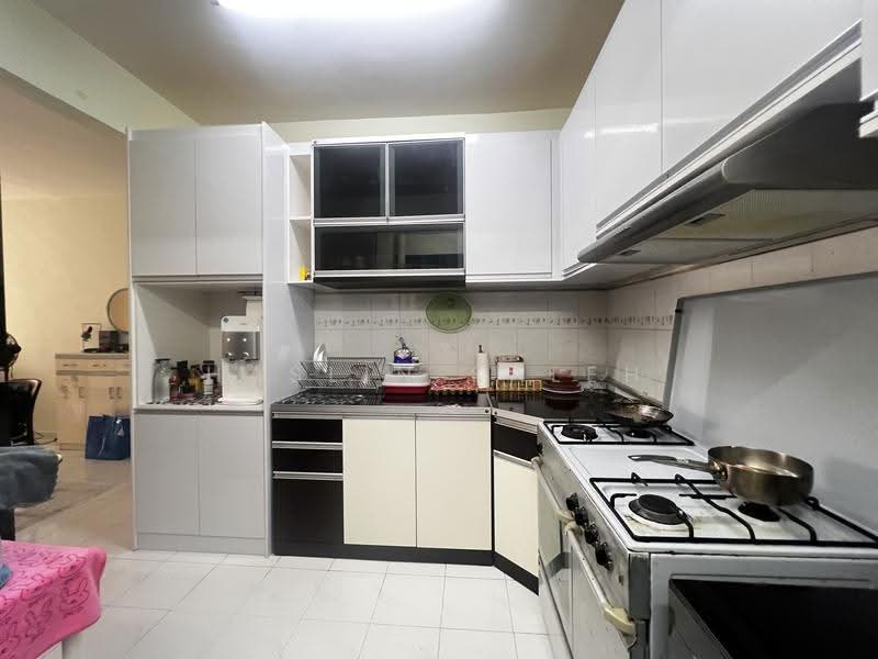 Pangsapuri untuk Dijual di Halaman Cendana - Haslin Saleh - Kitchen - PropertyGuru.com.my