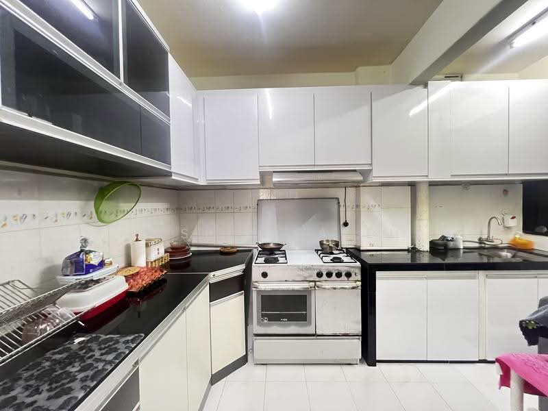 Pangsapuri untuk Dijual di Halaman Cendana - Haslin Saleh - Kitchen - PropertyGuru.com.my
