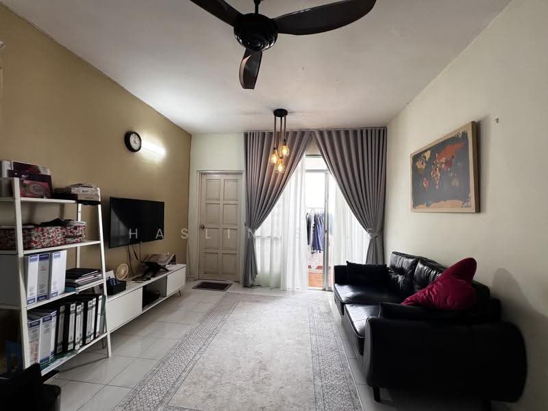 Pangsapuri untuk Dijual di Halaman Cendana - Haslin Saleh - Living Room - PropertyGuru.com.my