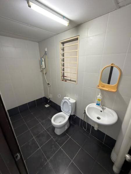 Kediaman Servis untuk Disewa di Amara - Boon Peng - Bathroom - PropertyGuru.com.my