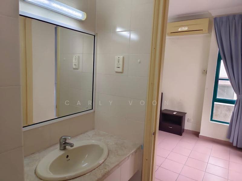 Kondominium untuk Disewa di The Straits View Condominium - Carly Voon - Bathroom - PropertyGuru.com.my