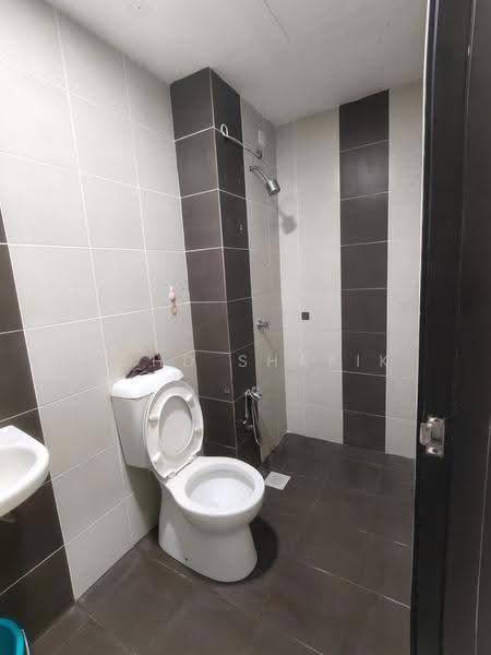 Condominium for Rent at Residensi Permai - Mohd Shafik Bin Fadzil - Bathroom - PropertyGuru.com.my