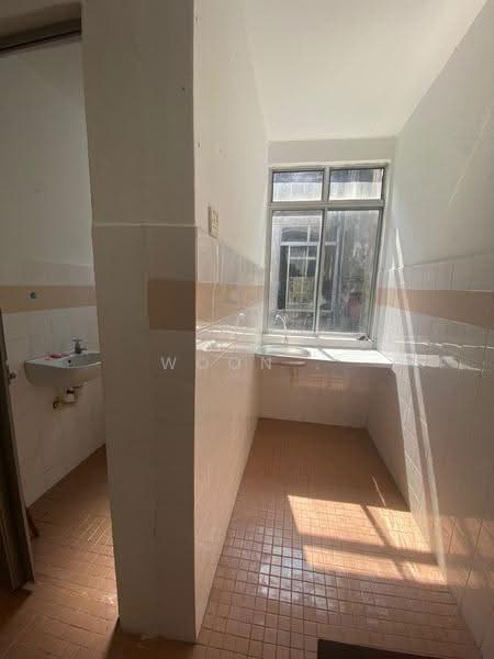 Flat for Sale at Prime Square - Woon . - Bathroom - PropertyGuru.com.my