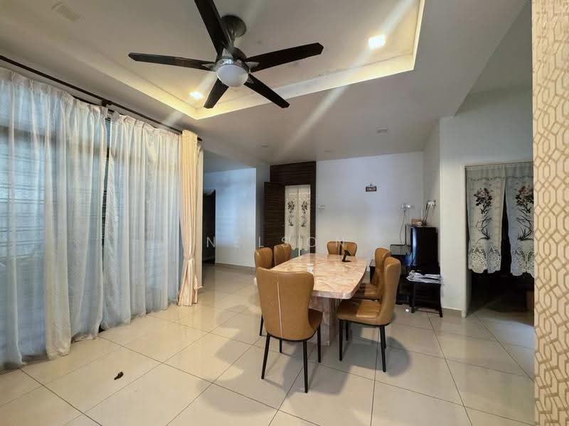 Cluster House for Sale in Taman Adda Heights (Tebrau) - Nelson Tan Poh Kiong - Dining Room - PropertyGuru.com.my