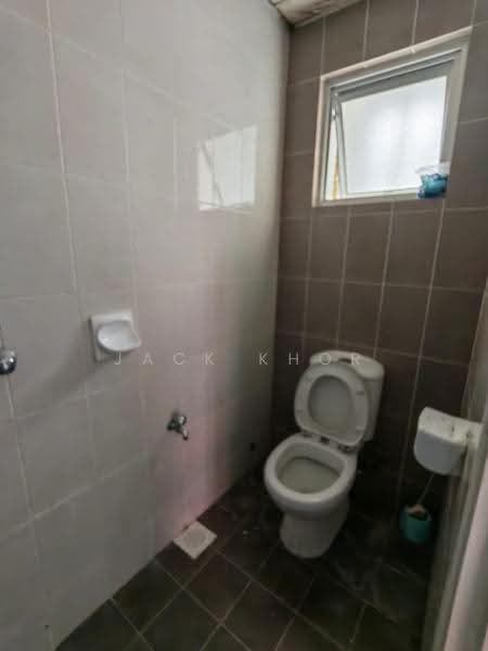 Shop / Office untuk Disewa di Shah Alam (Selangor) - Jack Khor Phor Jiing - Bathroom - PropertyGuru.com.my