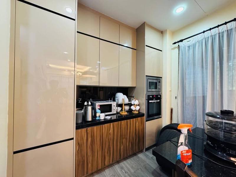 Semi-Detached House for Sale in Cahaya Spk (Shah Alam) - Sariza Hartanah - Kitchen - PropertyGuru.com.my