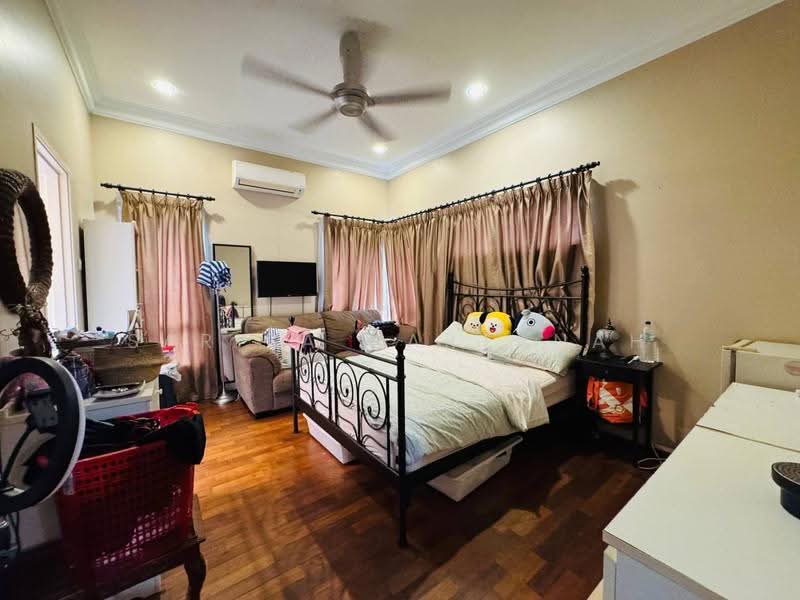 Semi-Detached House for Sale in Cahaya Spk (Shah Alam) - Sariza Hartanah - Bedroom - PropertyGuru.com.my