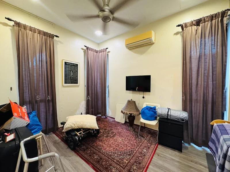 Semi-Detached House for Sale in Cahaya Spk (Shah Alam) - Sariza Hartanah - Living Room - PropertyGuru.com.my