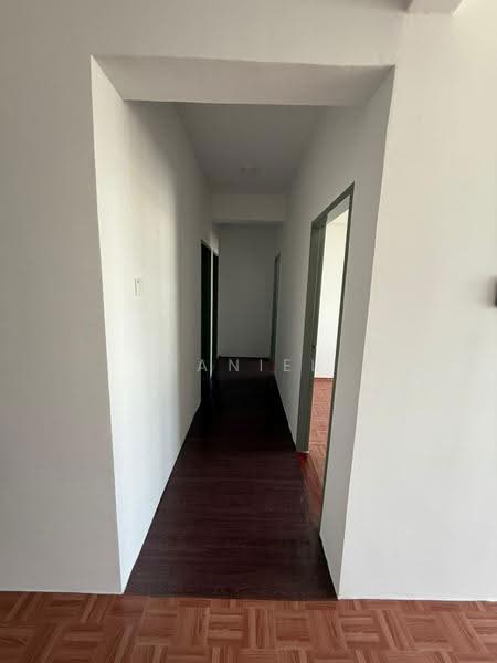 Apartment for Sale at Pangsapuri Pulai Mutiara 3 - Daniel Yong - Corridor - PropertyGuru.com.my