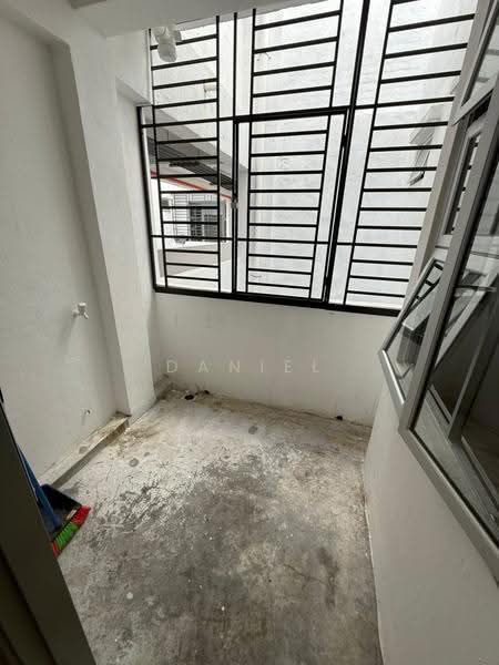 Apartment for Sale at Pangsapuri Pulai Mutiara 3 - Daniel Yong - Balcony - PropertyGuru.com.my