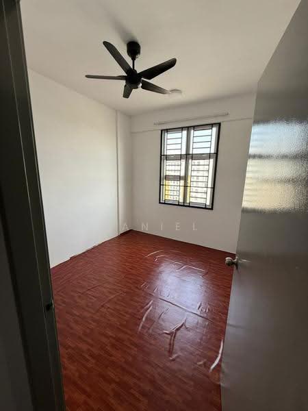 Apartment for Sale at Pangsapuri Pulai Mutiara 3 - Daniel Yong - Interior - PropertyGuru.com.my