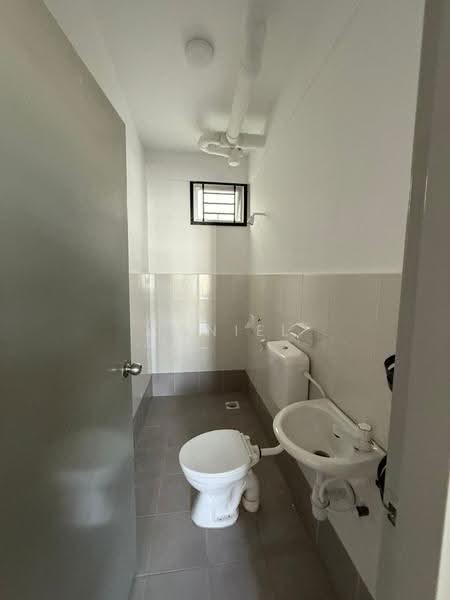 Apartment for Sale at Pangsapuri Pulai Mutiara 3 - Daniel Yong - Bathroom - PropertyGuru.com.my