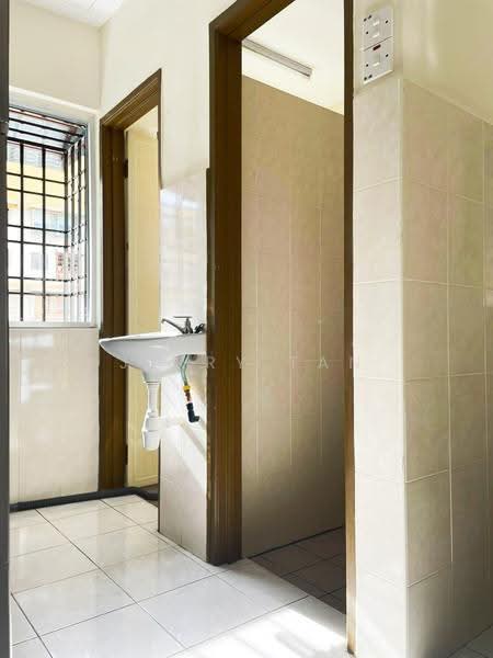 Apartment for Rent at Desa Indah Block 33 - Jerry Tan - Bathroom - PropertyGuru.com.my
