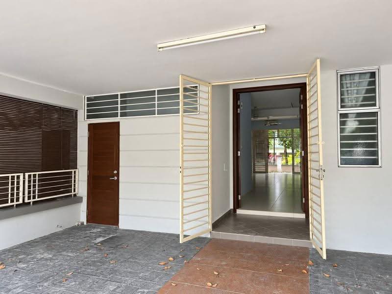 2.5-storey Terraced House for Sale in Presint 16 (Putrajaya) - Kamil Ghazali - Entrance - PropertyGuru.com.my
