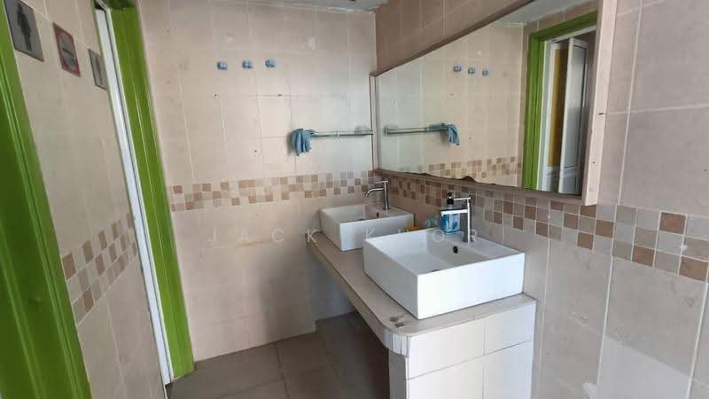 Shop for Rent in Kelana Jaya (Petaling Jaya) - Jack Khor Phor Jiing - Bathroom - PropertyGuru.com.my