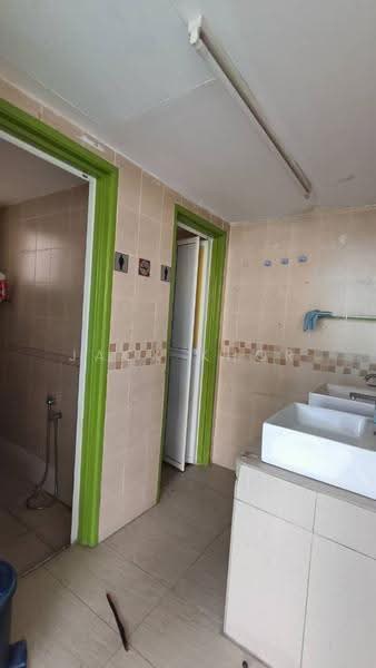 Shop for Rent in Kelana Jaya (Petaling Jaya) - Jack Khor Phor Jiing - Bathroom - PropertyGuru.com.my
