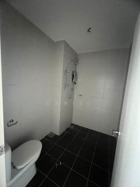 Service Residence for Sale at Meridin Suites @ The Meridin - Daniel Yong - Bathroom - PropertyGuru.com.my