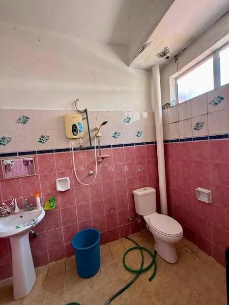 Semi-Detached House for Sale in Taman Jawi Indah (Sungai Jawi) - Aswad . - Bathroom - PropertyGuru.com.my