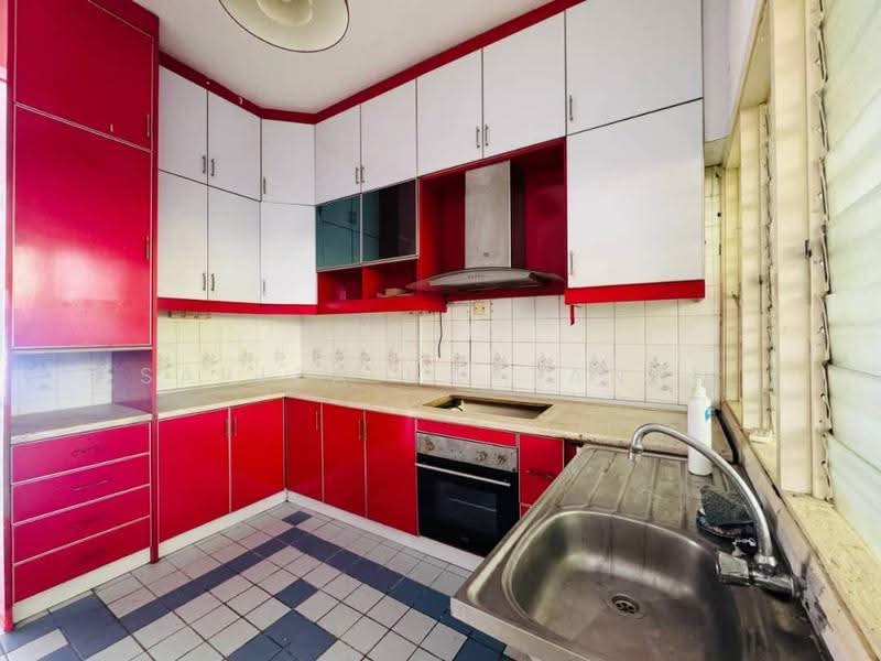 Rumah Teres 2-Tingkat untuk Dijual di Seksyen 7 (Shah Alam) - Sariza Hartanah - Kitchen - PropertyGuru.com.my