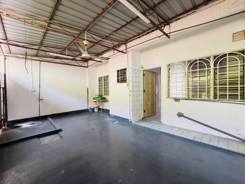 Rumah Teres 2-Tingkat untuk Dijual di Seksyen 7 (Shah Alam) - Sariza Hartanah - Exterior - PropertyGuru.com.my
