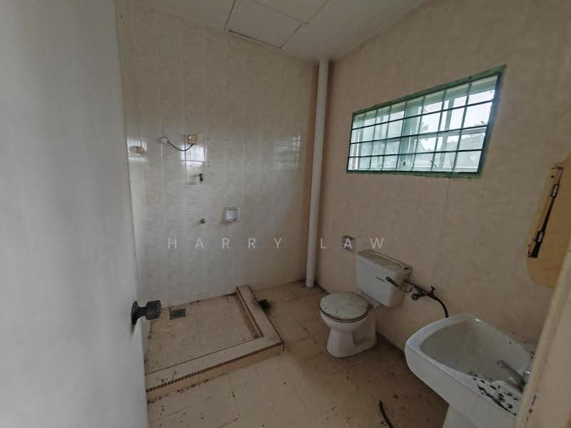 Bungalow House untuk Dijual di Ayer Keroh (Melaka) - Harry Law - Bathroom - PropertyGuru.com.my