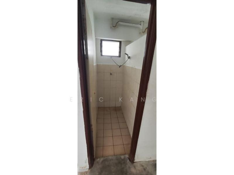 Apartment for Rent at Desa Indah Block 33 - Eric Kang - Bathroom - PropertyGuru.com.my