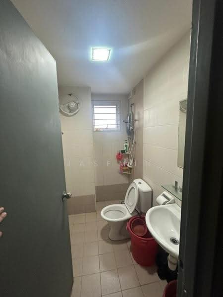 3-storey Terraced House for Sale in Laman Rimbunan (Kepong) - Jasemin Chia - Bathroom - PropertyGuru.com.my