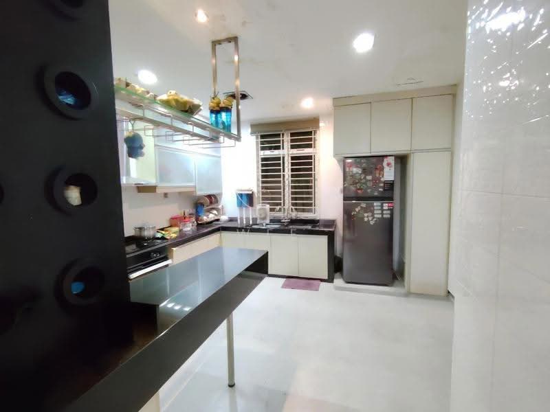 Rumah Berkembar untuk Dijual di Taman Setia Indah (Tebrau) - Wee Howe - Kitchen - PropertyGuru.com.my
