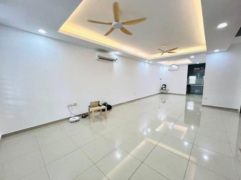 Rumah Teres 2-Tingkat untuk Dijual di Kajang (Selangor) - Razlan Hamzah - Living Room - PropertyGuru.com.my