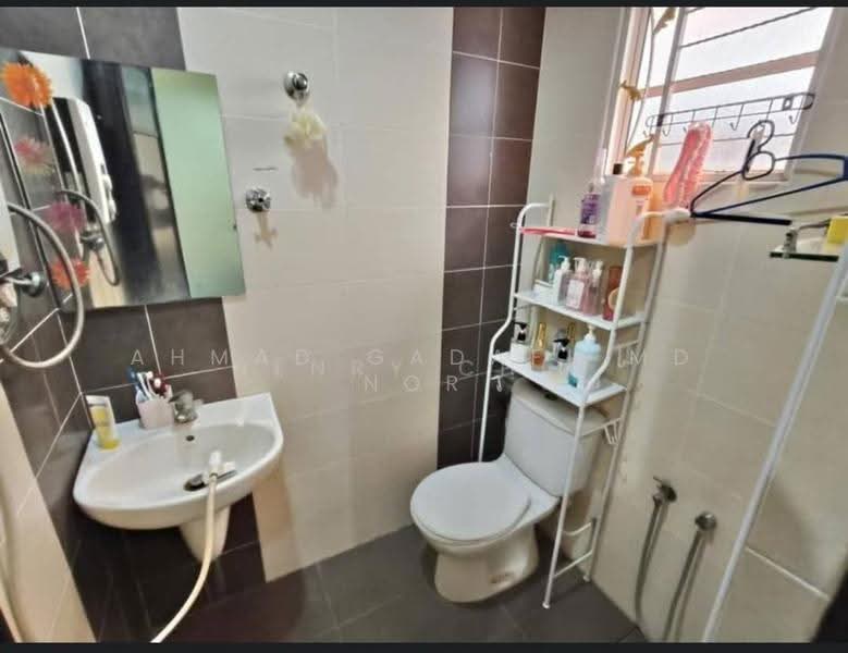1.5-storey Terraced House for Sale in Taman Taynton View (Cheras) - Ahmad Gadafi Md Nor - Bathroom - PropertyGuru.com.my