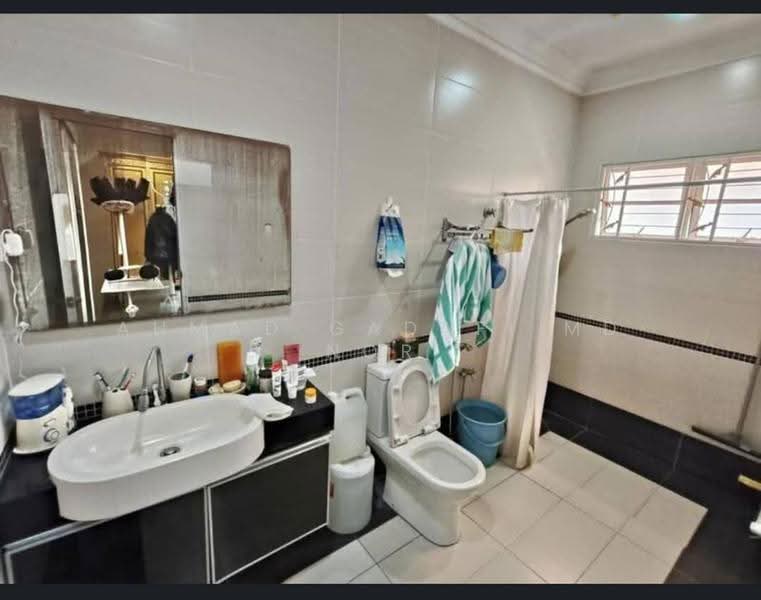 1.5-storey Terraced House for Sale in Taman Taynton View (Cheras) - Ahmad Gadafi Md Nor - Bathroom - PropertyGuru.com.my