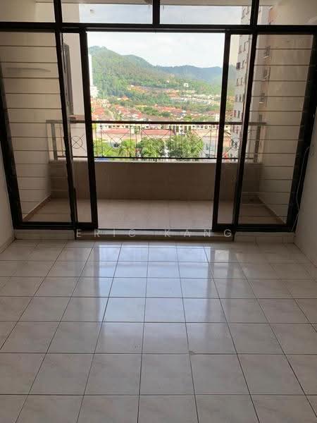 Pangsapuri untuk Disewa di Pearl Garden - Eric Kang - Balcony - PropertyGuru.com.my