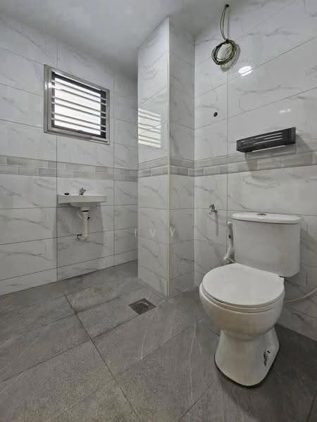 Rumah Teres 2-Tingkat untuk Dijual di Taman Desa Jaya (Johor Bahru) - Ivy Low - Bathroom - PropertyGuru.com.my