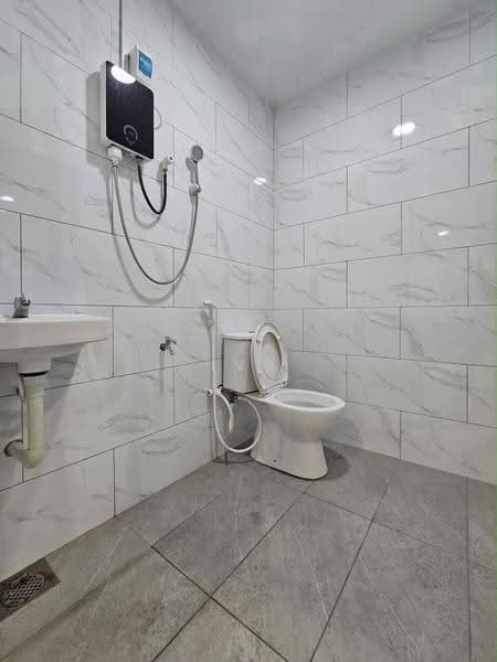 Rumah Teres 2-Tingkat untuk Dijual di Taman Desa Jaya (Johor Bahru) - Ivy Low - Bathroom - PropertyGuru.com.my