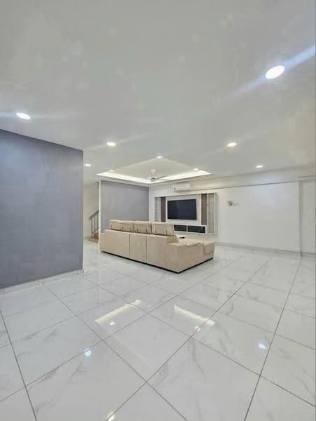 Rumah Teres 2-Tingkat untuk Dijual di Taman Desa Jaya (Johor Bahru) - Ivy Low - Living Room - PropertyGuru.com.my