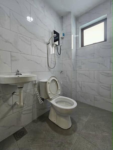 Rumah Teres 2-Tingkat untuk Dijual di Taman Desa Jaya (Johor Bahru) - Ivy Low - Bathroom - PropertyGuru.com.my