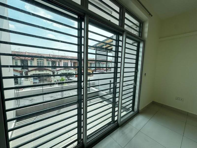 Rumah Kluster untuk Dijual di Taman Gaya (Ulu Tiram) - Nicole Pua - View - PropertyGuru.com.my
